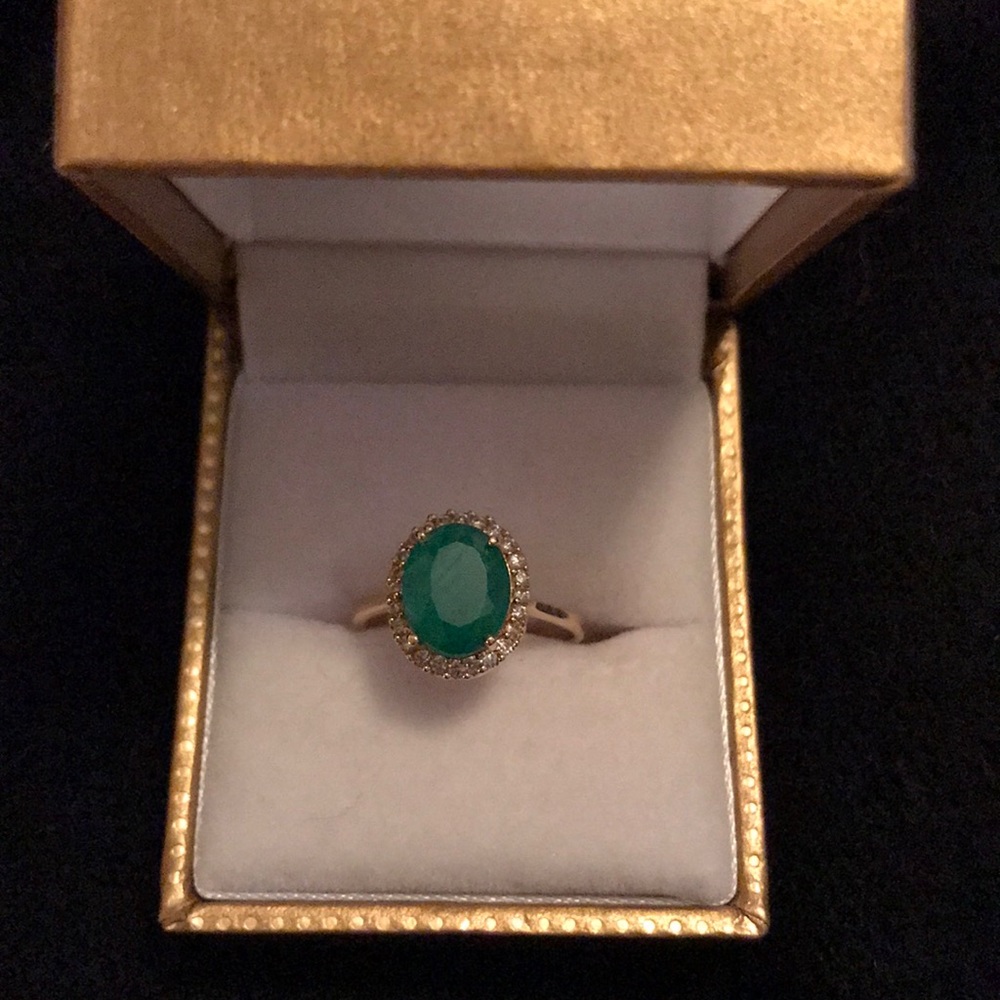 Emerald and diamond ring
